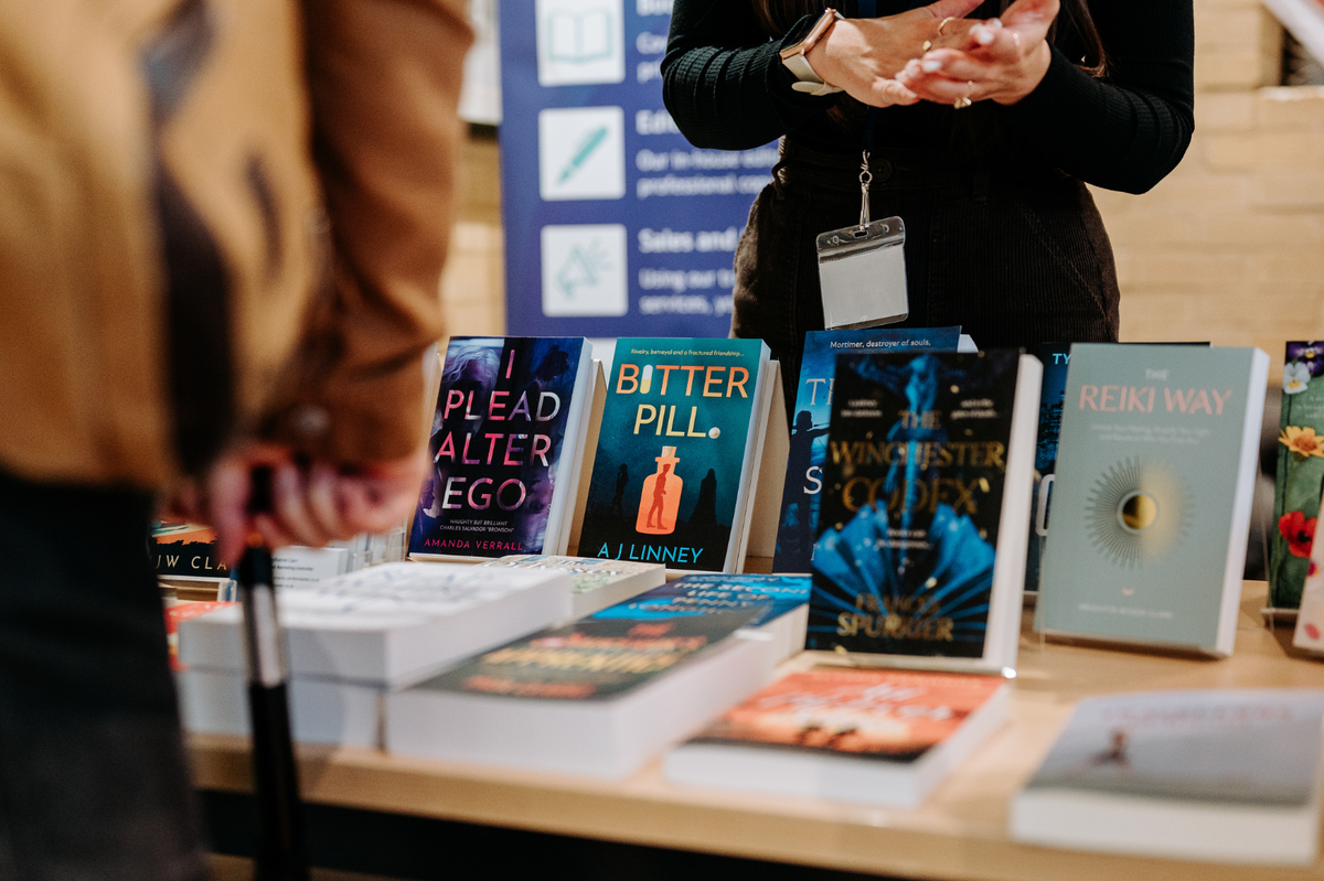 9 Reasons People Choose Self-Publishing Over Traditional Publishing